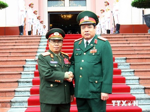 Vietnam, Laos consolidate military partnership - ảnh 1
